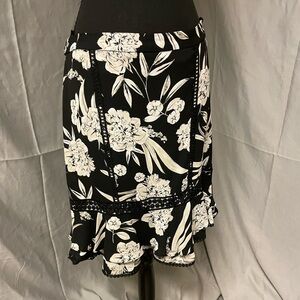 NWOT Karl Lagerfeld Black and White Floral Midi Skirt